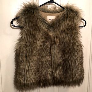 Cherokee girls faux fur vest size M/M